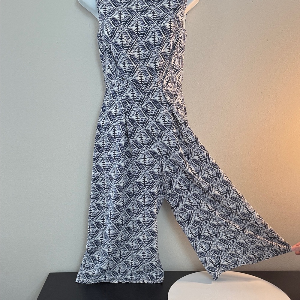 Chic Black and White Geometric Jumpsuit - Picture 2 of 5